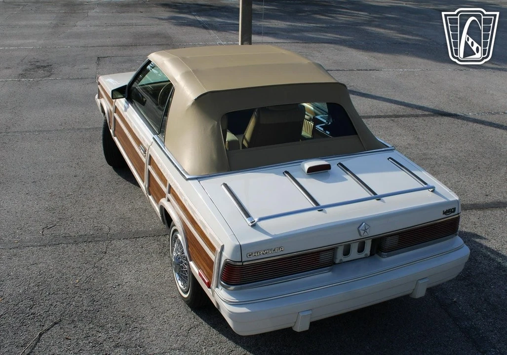 1986 Chrysler LeBaron - Image 10 of 12