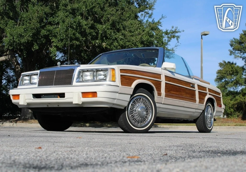 1986 Chrysler LeBaron - Image 20 of 21