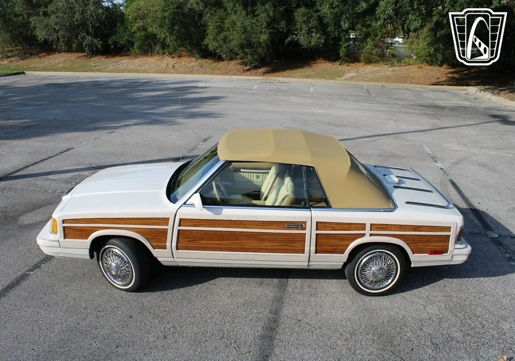 1986 Chrysler LeBaron - Image 9 of 12