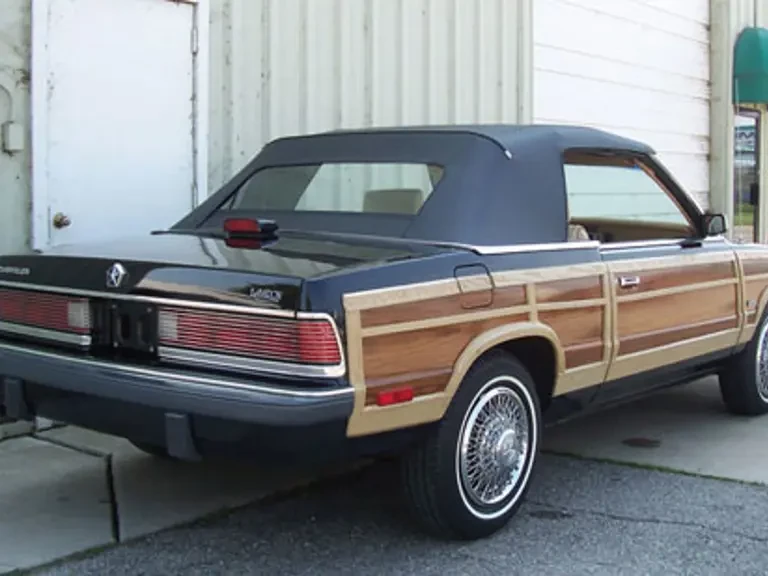1986 Chrysler LeBaron - Image 9 of 10