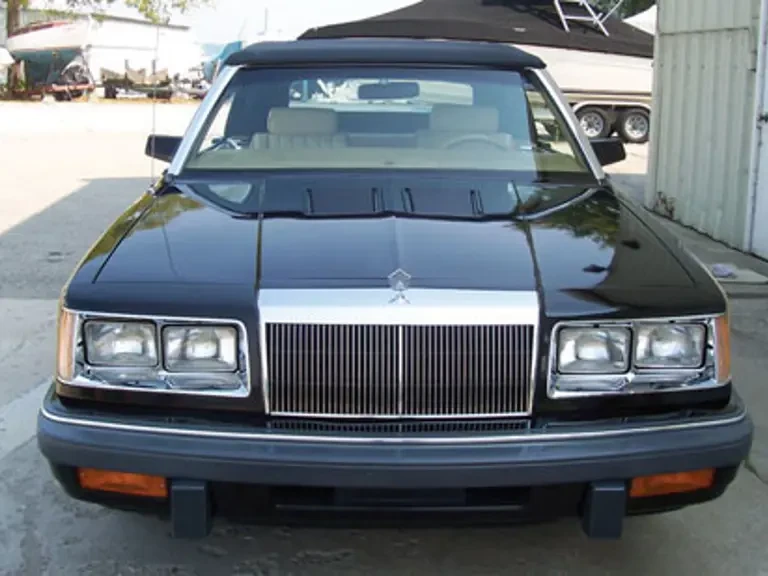 1986 Chrysler LeBaron - Image 3 of 10