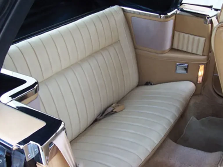 1986 Chrysler LeBaron - Image 5 of 10