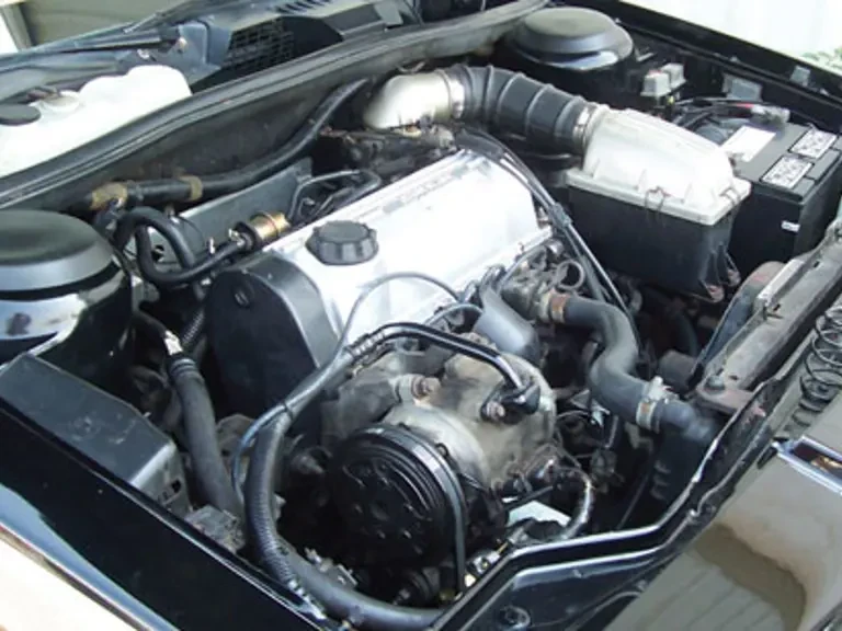 1986 Chrysler LeBaron - Image 8 of 10