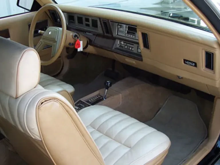1986 Chrysler LeBaron - Image 4 of 10