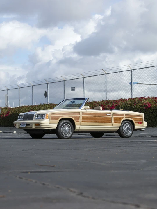 1986 Chrysler LeBaron - Image 10 of 31