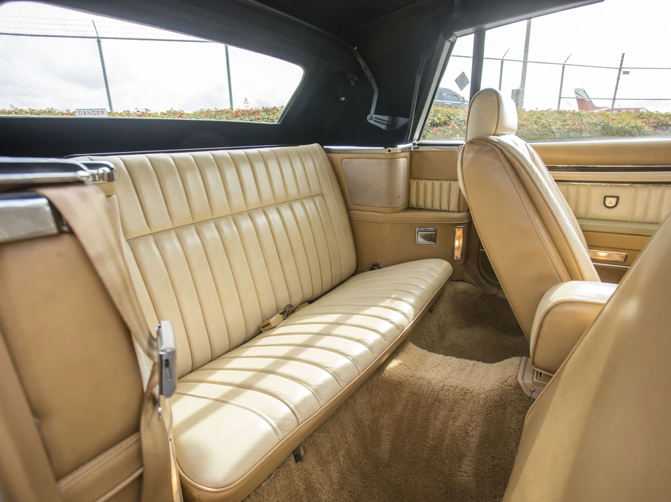 1986 Chrysler LeBaron - Image 19 of 31