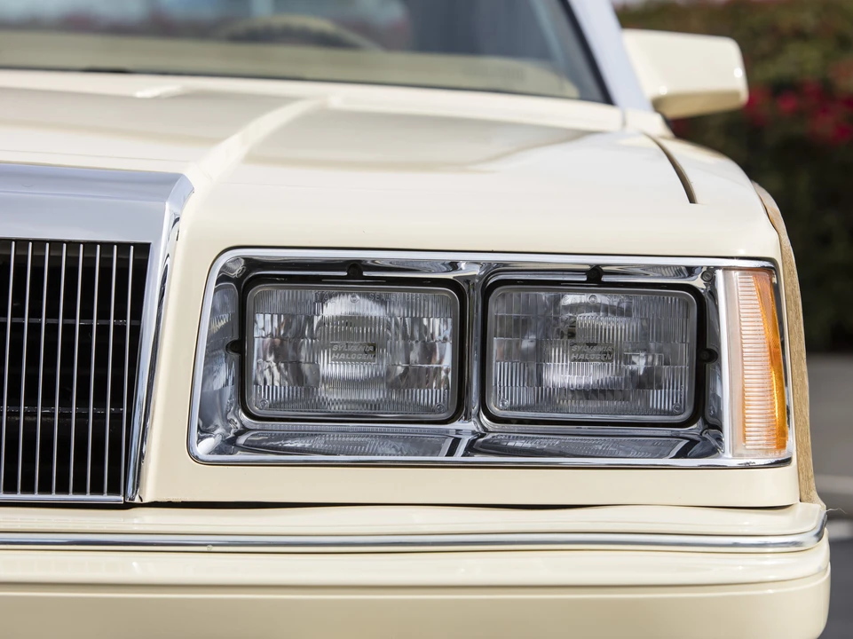 1986 Chrysler LeBaron - Image 31 of 31