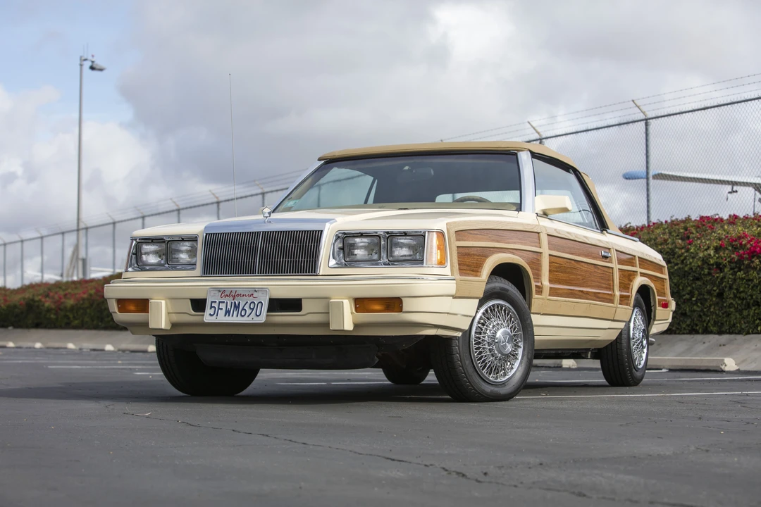 1986 Chrysler LeBaron - Image 21 of 31