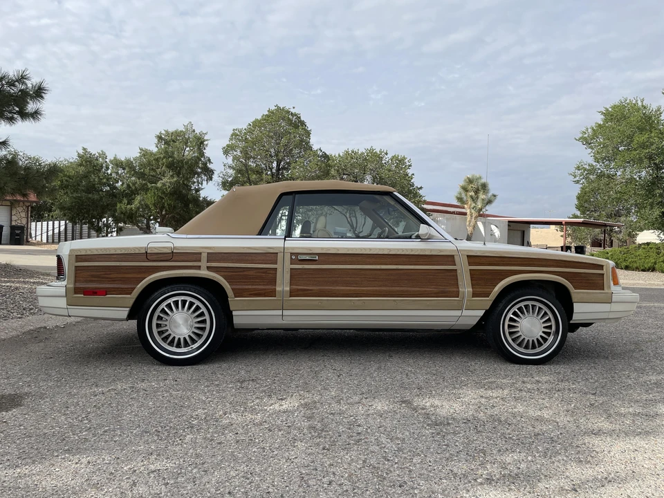 1986 Chrysler LeBaron - Image 10 of 13