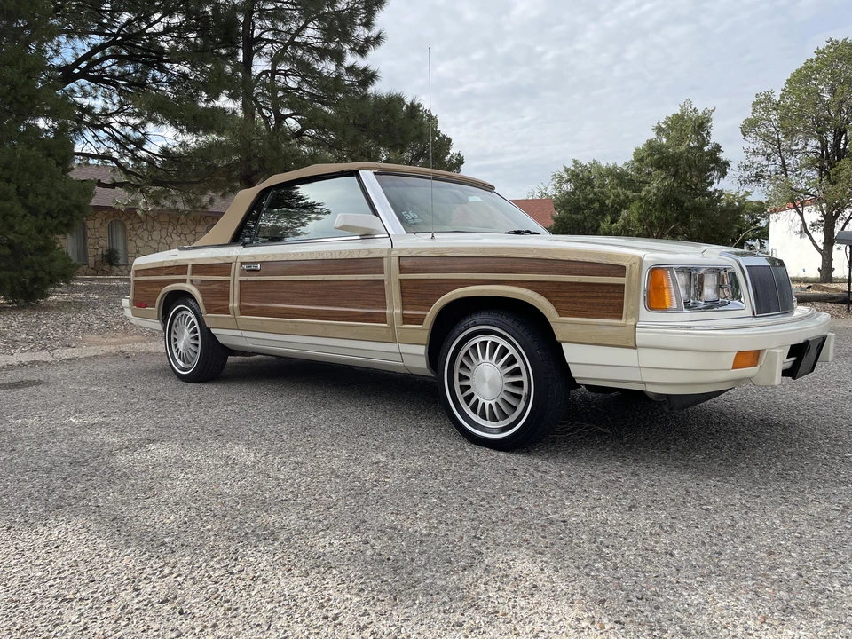 1986 Chrysler LeBaron - Image 11 of 13