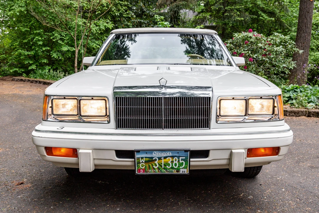 1986 Chrysler LeBaron - Image 10 of 31