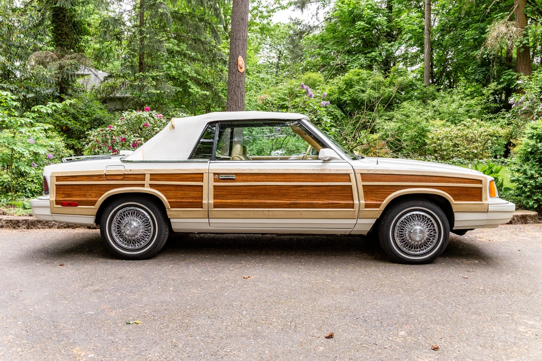 1986 Chrysler LeBaron - Image 15 of 31