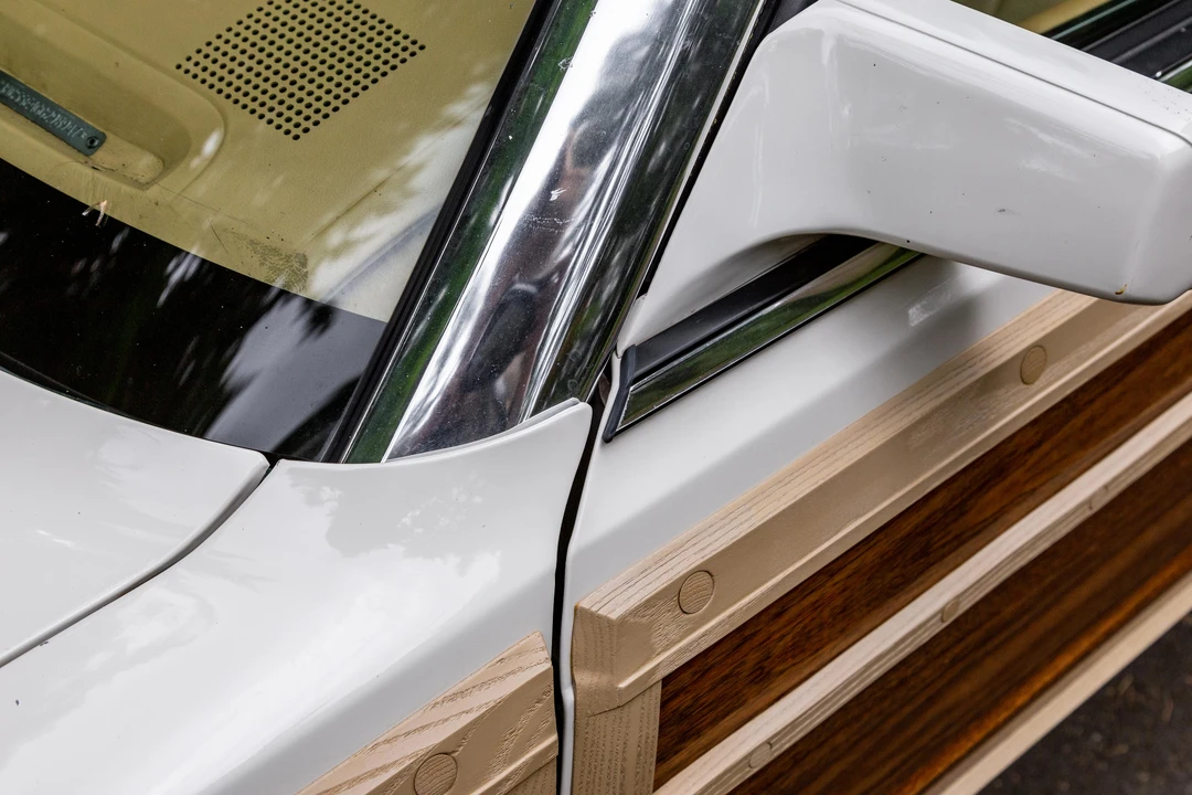 1986 Chrysler LeBaron - Image 25 of 31