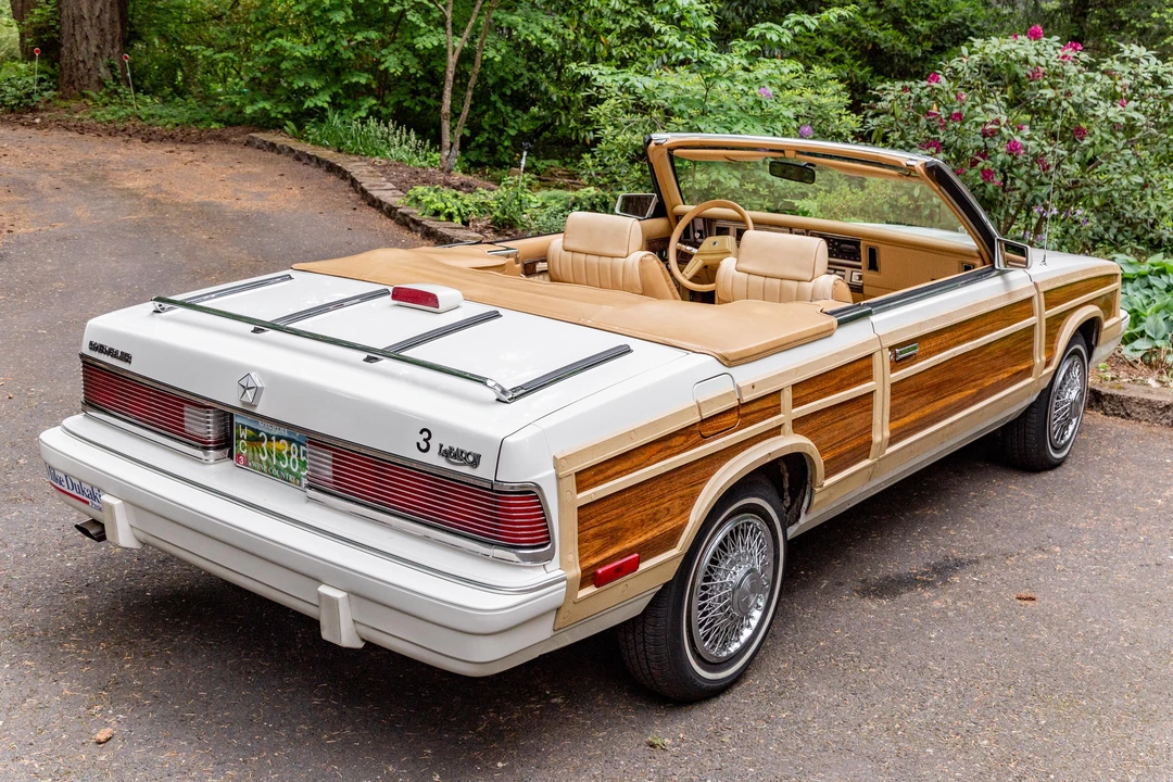 1986 Chrysler LeBaron - Image 8 of 31