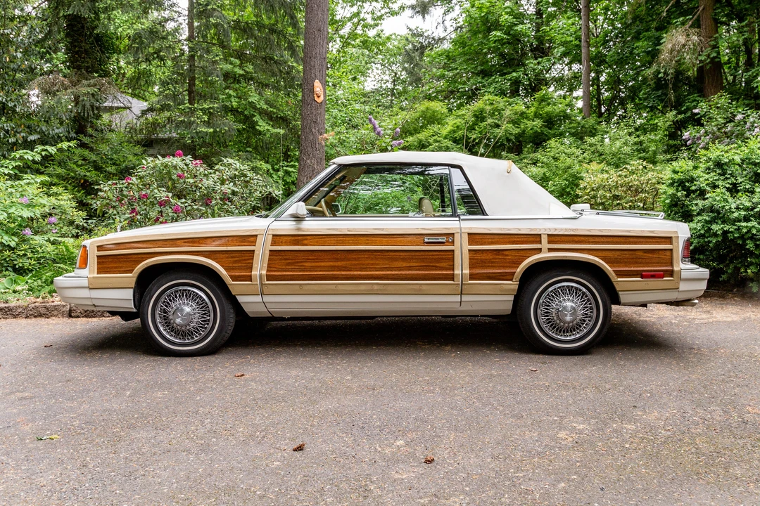 1986 Chrysler LeBaron - Image 12 of 31
