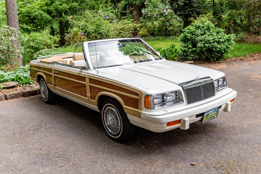 1986 Chrysler LeBaron - Image 9 of 31