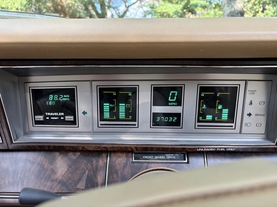 1986 Chrysler LeBaron - Image 22 of 22