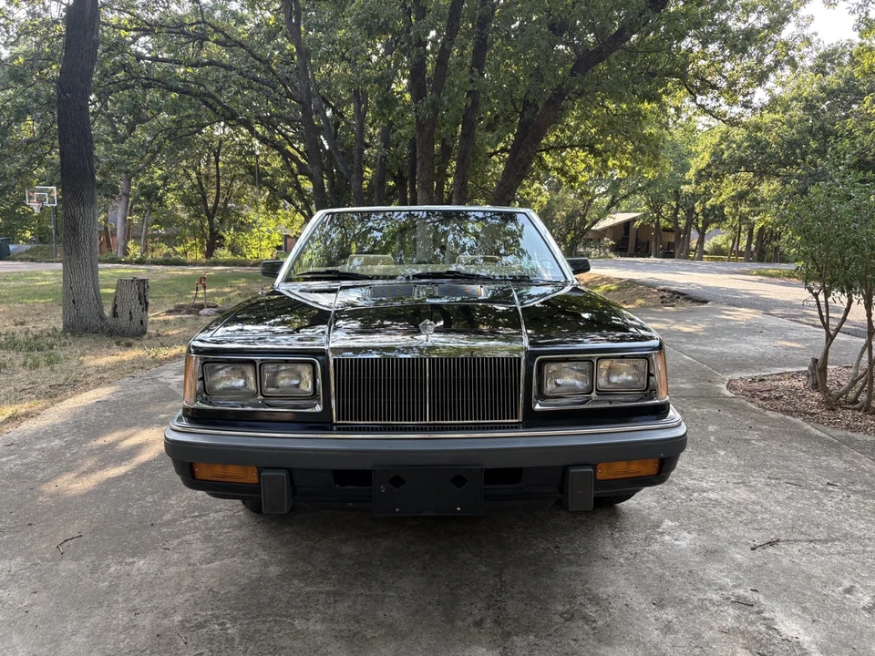 1986 Chrysler LeBaron - Image 19 of 22