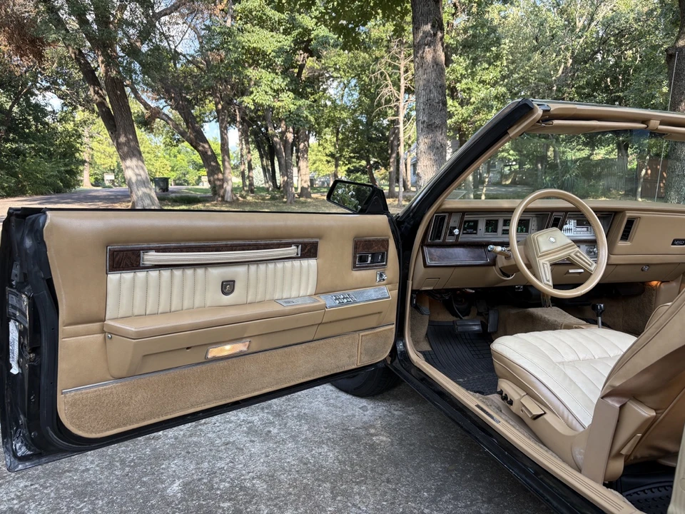 1986 Chrysler LeBaron - Image 8 of 22