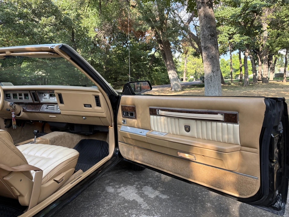 1986 Chrysler LeBaron - Image 7 of 22