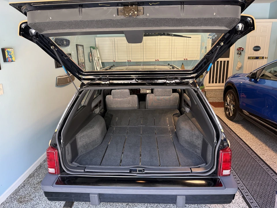 1986 Chrysler LeBaron - Image 6 of 11