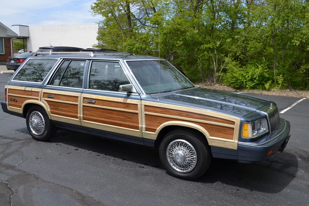 1986 Chrysler LeBaron - Image 2 of 31