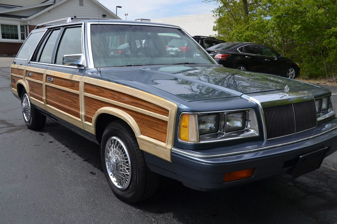 1986 Chrysler LeBaron - Image 3 of 31
