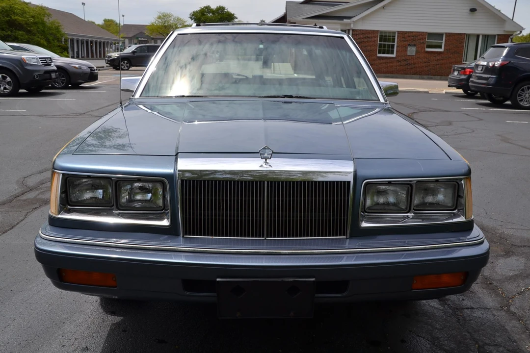 1986 Chrysler LeBaron - Image 4 of 31