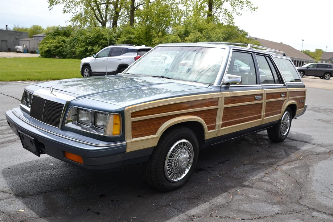 1986 Chrysler LeBaron - Image 5 of 31
