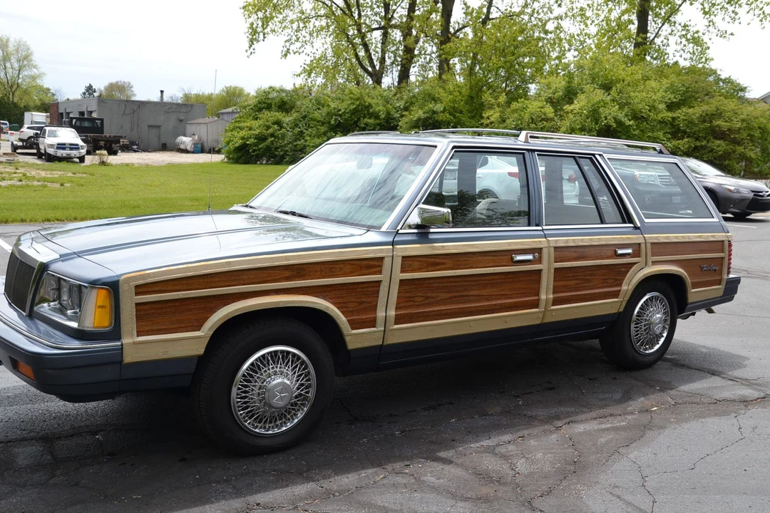 1986 Chrysler LeBaron - Image 7 of 31