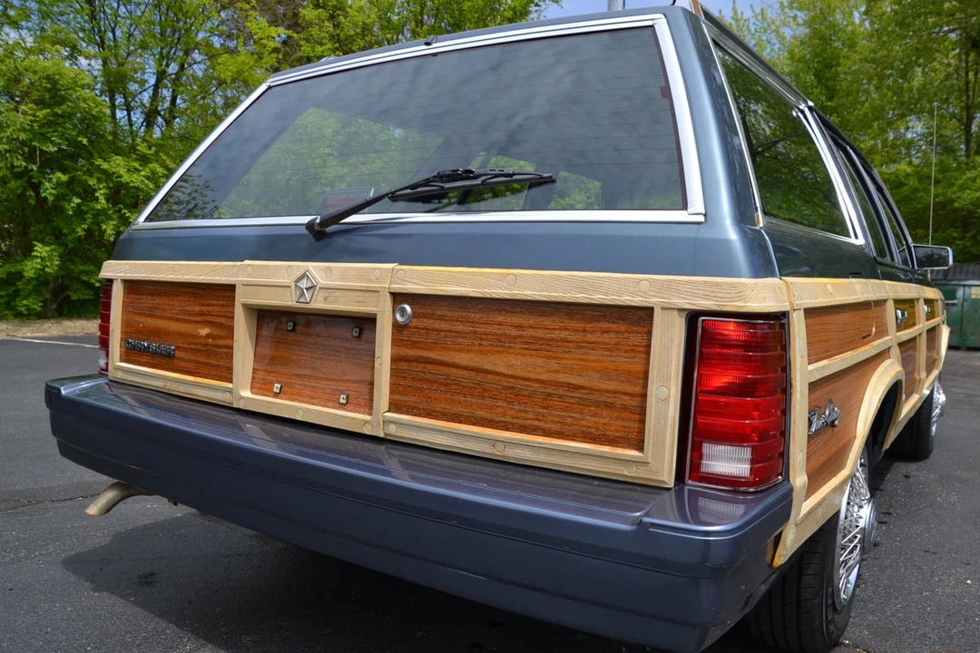 1986 Chrysler LeBaron - Image 14 of 31