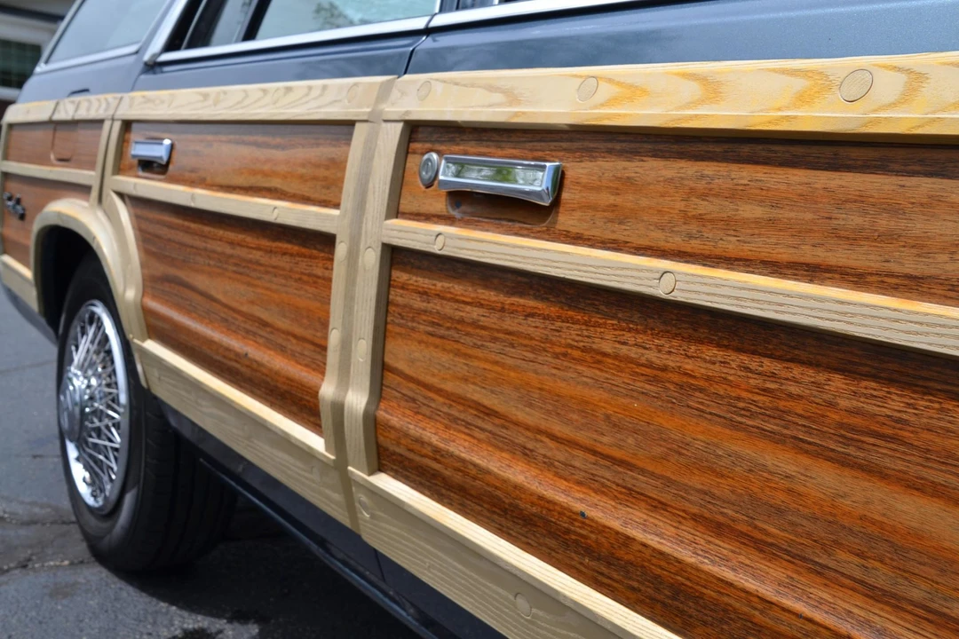 1986 Chrysler LeBaron - Image 20 of 31