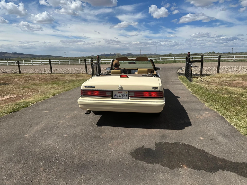 1986 Chrysler LeBaron - Image 9 of 31
