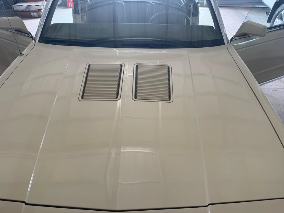 1986 Chrysler LeBaron - Image 22 of 31