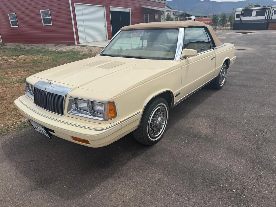 1986 Chrysler LeBaron - Image 15 of 31