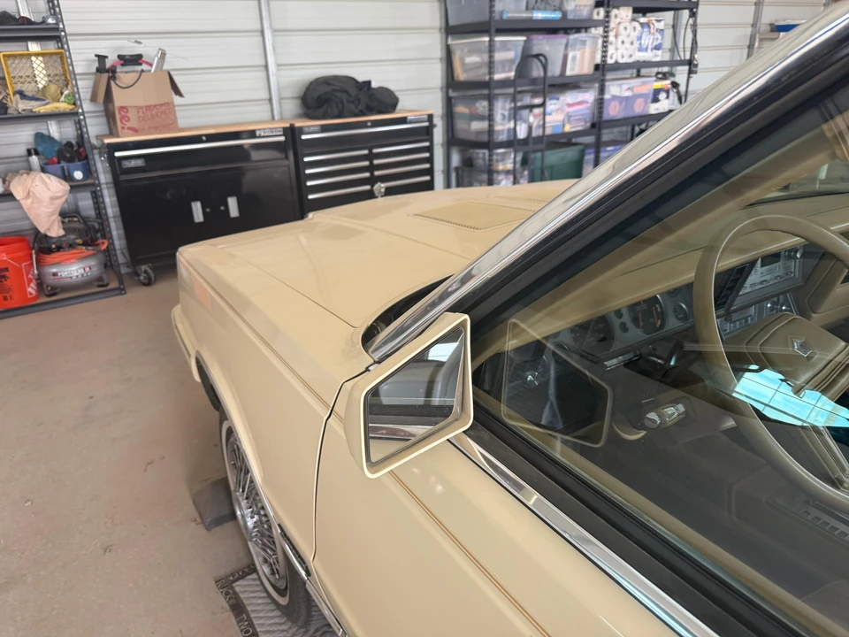 1986 Chrysler LeBaron - Image 30 of 31