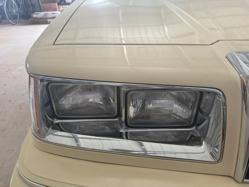 1986 Chrysler LeBaron - Image 20 of 31