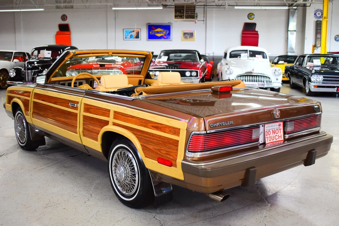 1986 Chrysler LeBaron - Image 15 of 20