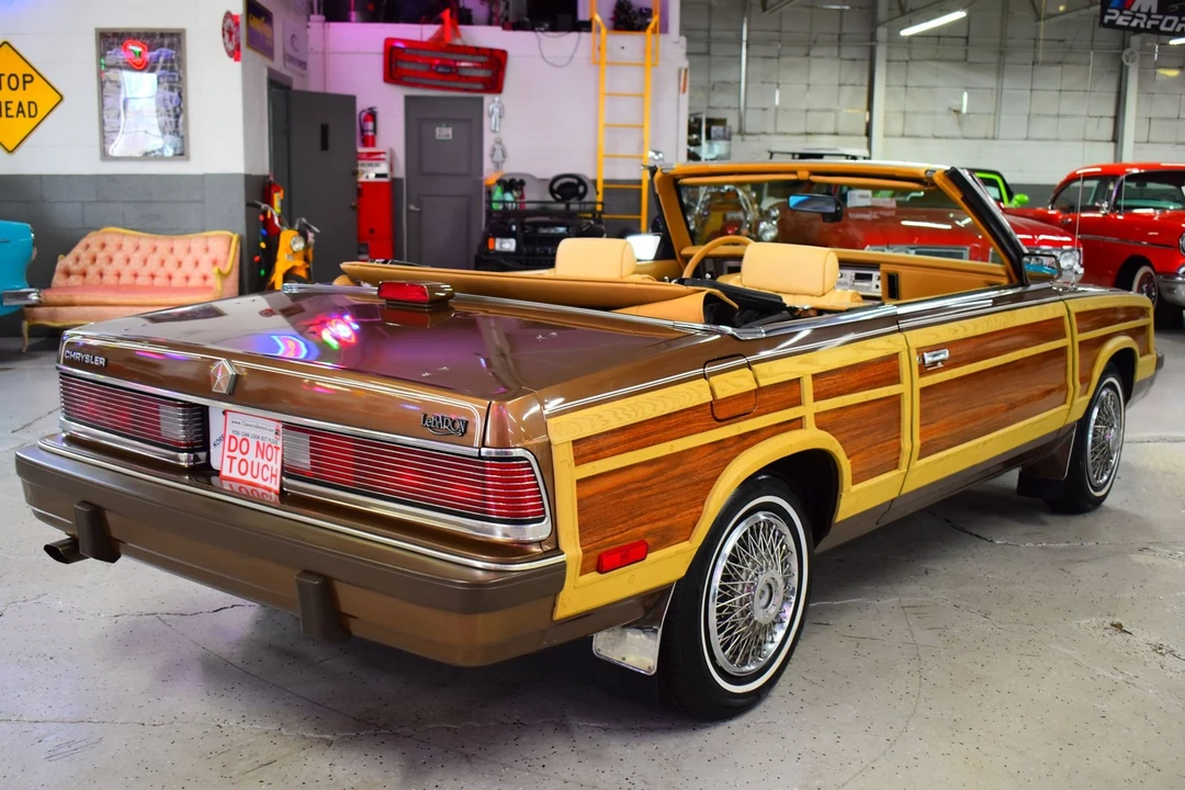 1986 Chrysler LeBaron - Image 9 of 20