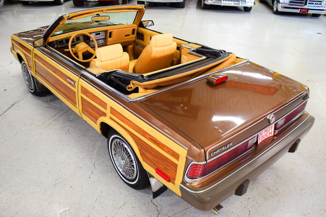 1986 Chrysler LeBaron - Image 16 of 20