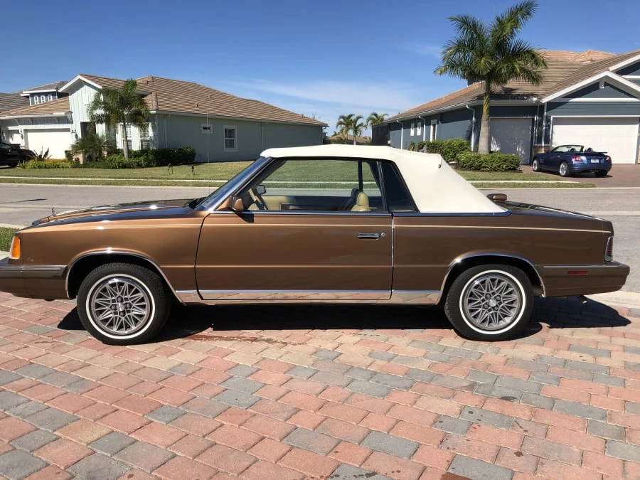 1986 Chrysler LeBaron - Image 2 of 9