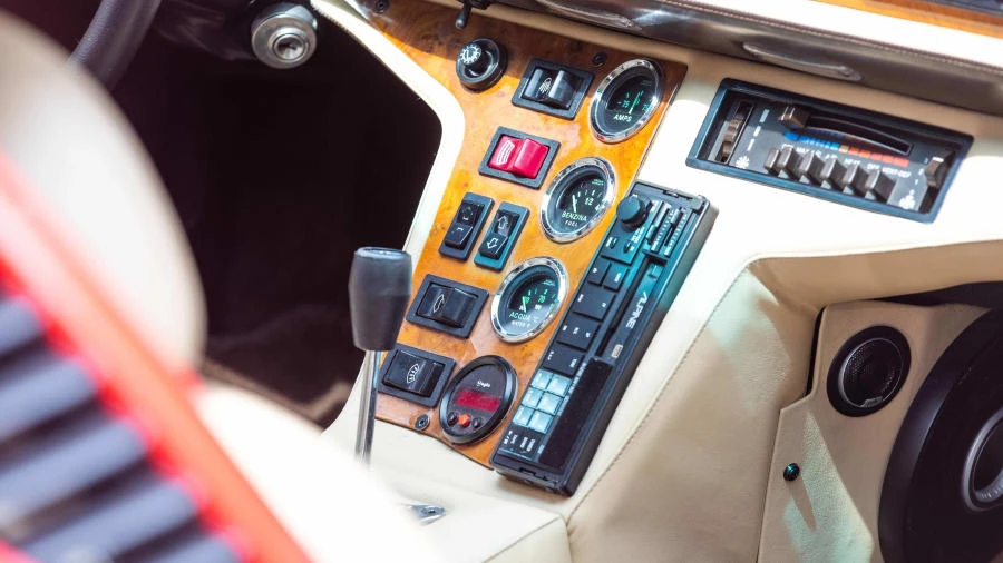 1986 DeTomaso Pantera - Image 24 of 31