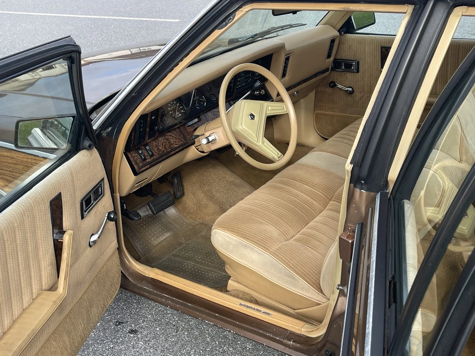 1986 Chrysler K-Car - Image 23 of 31