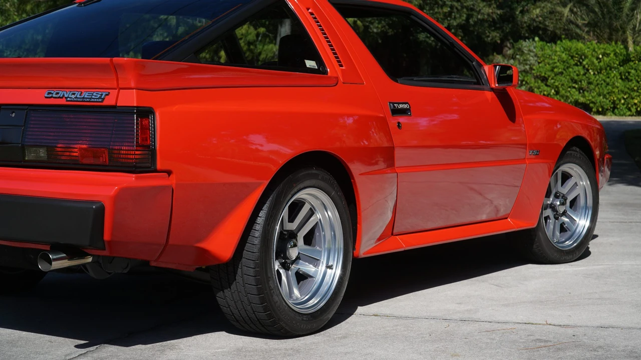 1986 Chrysler Conquest - Image 21 of 31