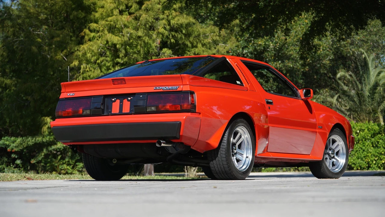 1986 Chrysler Conquest - Image 10 of 31