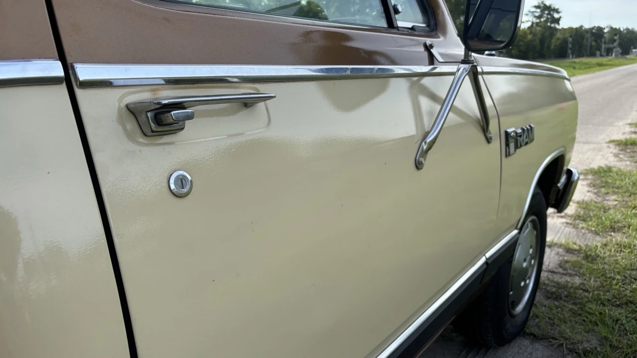 1986 Dodge D Series - Image 9 of 31