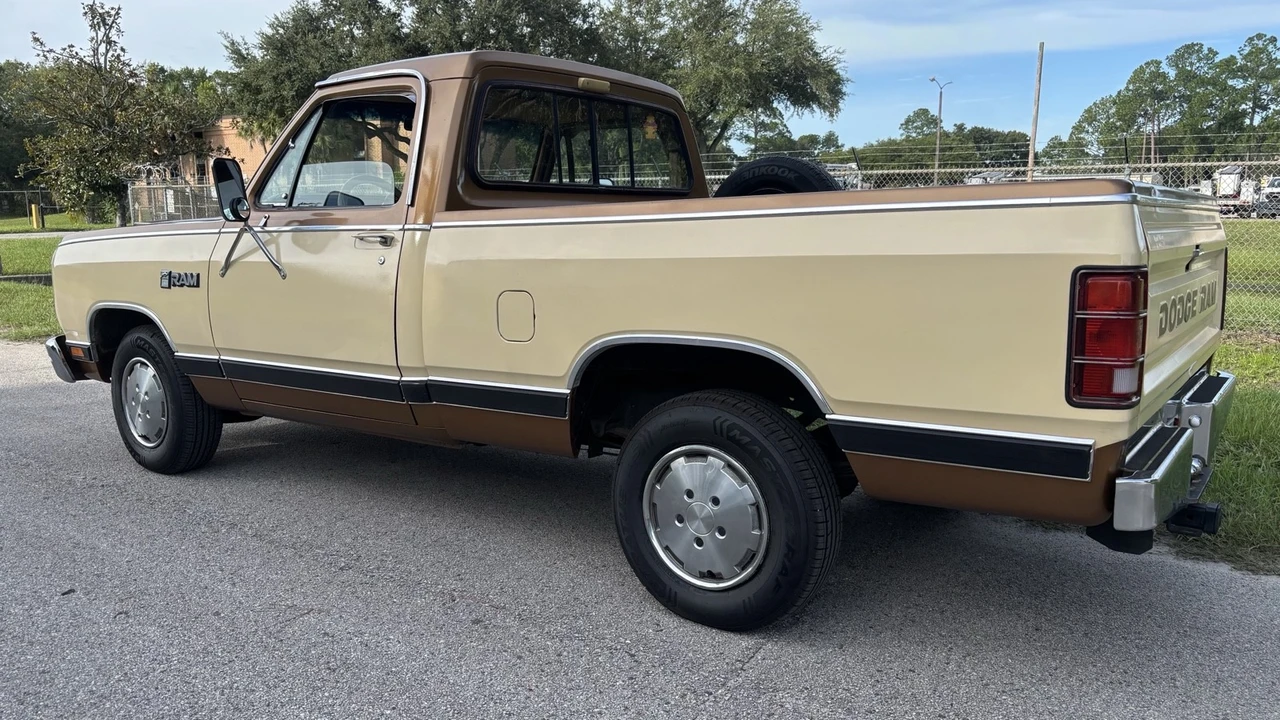 1986 Dodge D Series - Image 6 of 31