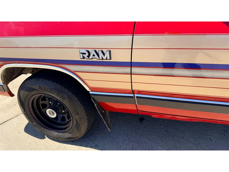 1986 Dodge D Series - Image 8 of 31