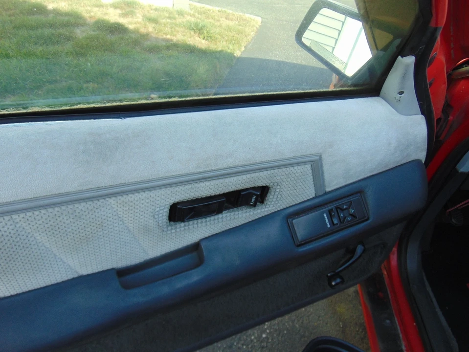 1986 Dodge Daytona - Image 15 of 19