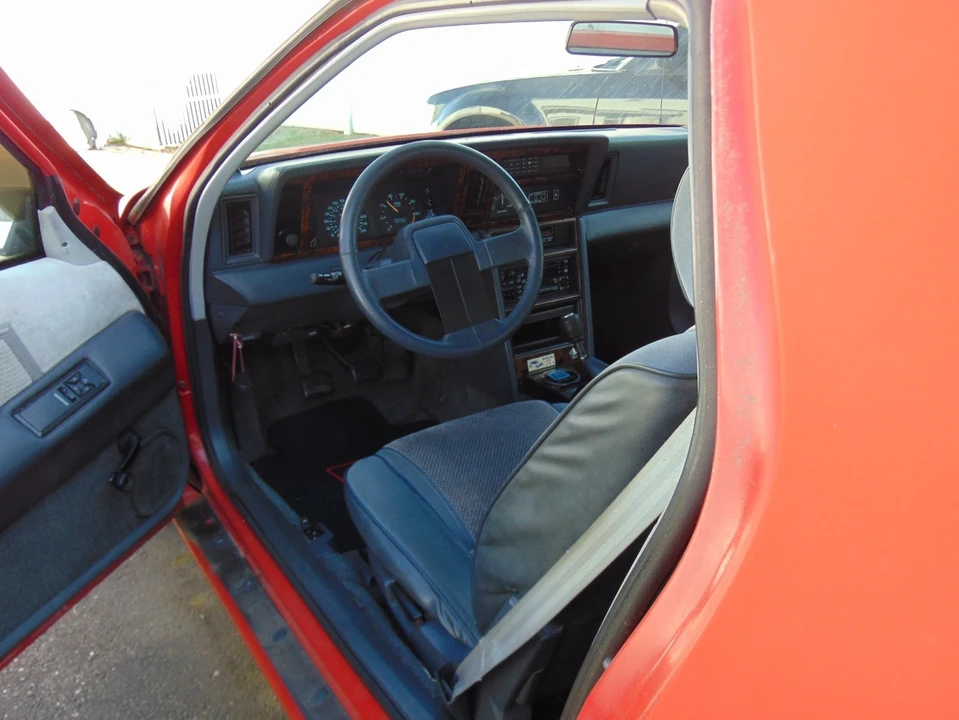 1986 Dodge Daytona - Image 16 of 19